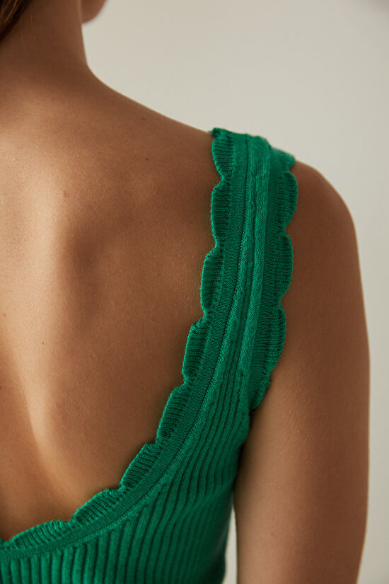 Edge Detailed Tricot Top - 7