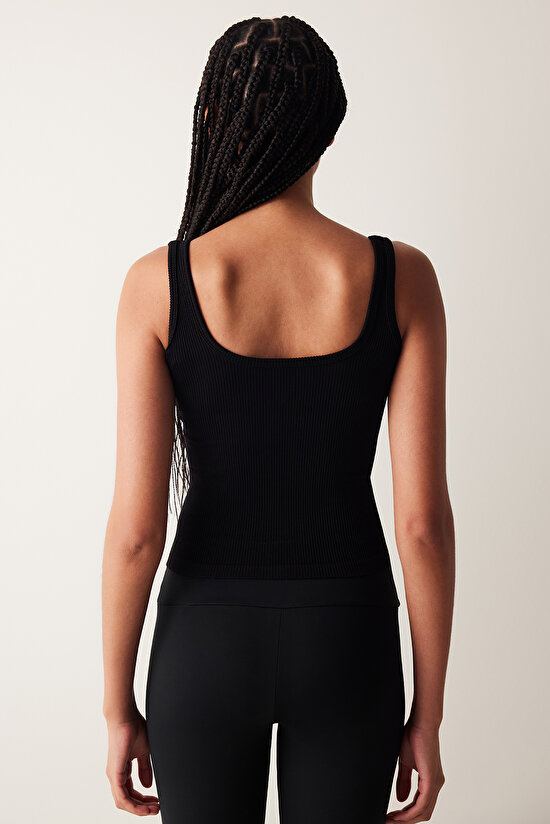 Seamless Square Neck Athlete - 7
