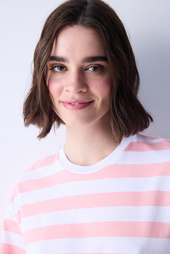 Kısa Kollu Pembe Çizgili Crop Tişört Kısa Kollu Pembe Çizgili Crop Tişört - 3