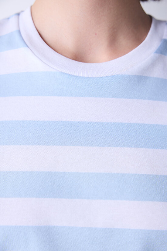 Kısa Kollu Mavi Çizgili Crop Tişört - 4