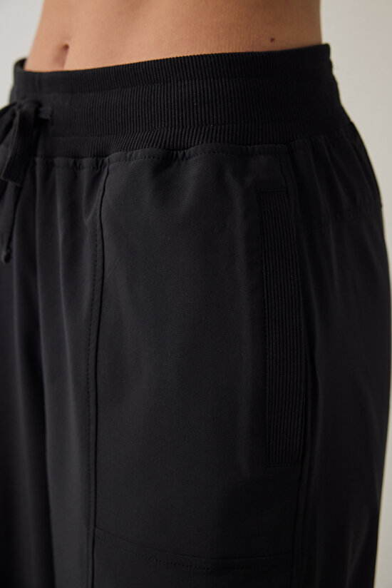 Black Oversize Normal Waist Laced Jogger Sweatpants Black Oversize Normal Waist Laced Jogger Sweatpants - 6