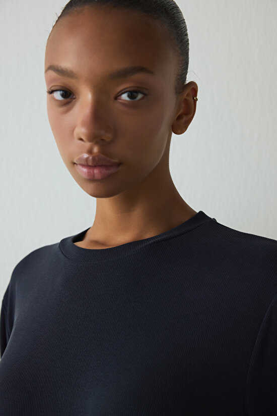 Siyah Bisiklet Yaka Uzun Kollu Fitilli Modal Bol Kesim Crop Üst - 3