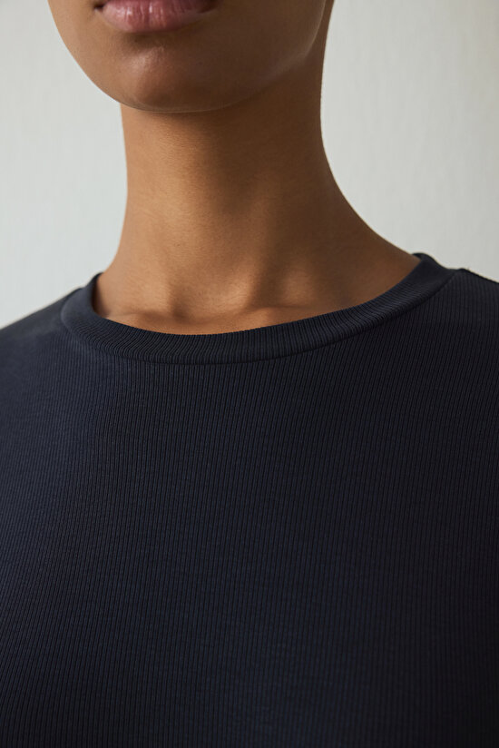 Siyah Bisiklet Yaka Uzun Kollu Fitilli Modal Bol Kesim Crop Üst - 4