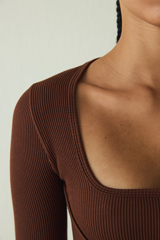 Cappuccino Seamless Square Neck Short Sleeve Crop T-Shirt - 5