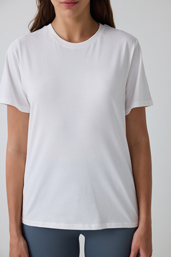 Beyaz Bisiklet Yaka Basic Normal Kesim Tişört - 3