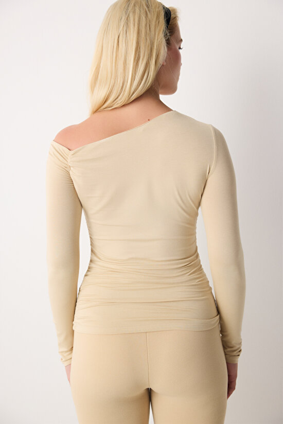 Bej Kayık Yaka Uzun Kollu Üst - 5