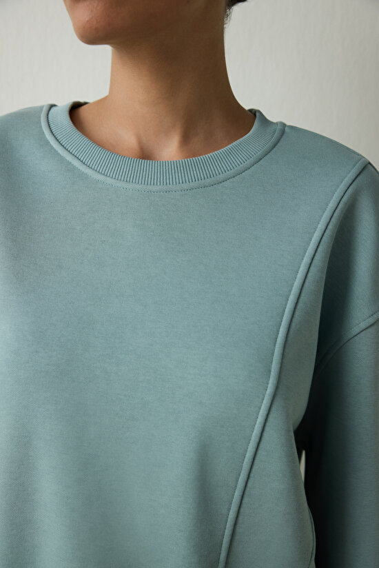Mint Curvy Side Crew Neck Oversize Crop Sweatshirt - 4