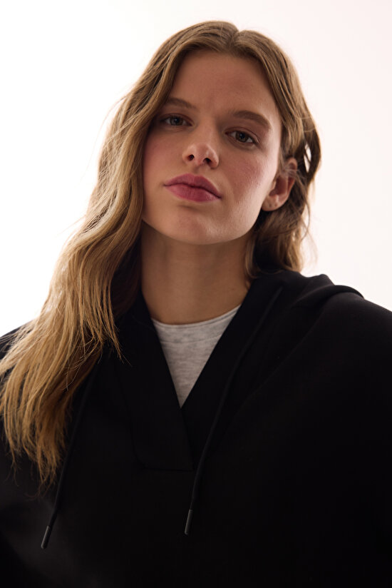Siyah Kapüşonlu V Yaka Oversize Sweatshirt - 3