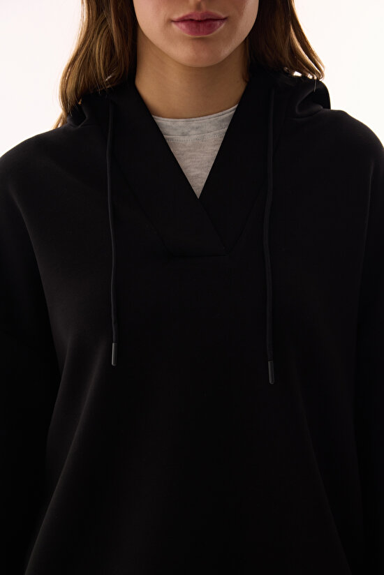 Siyah Kapüşonlu V Yaka Oversize Sweatshirt - 4