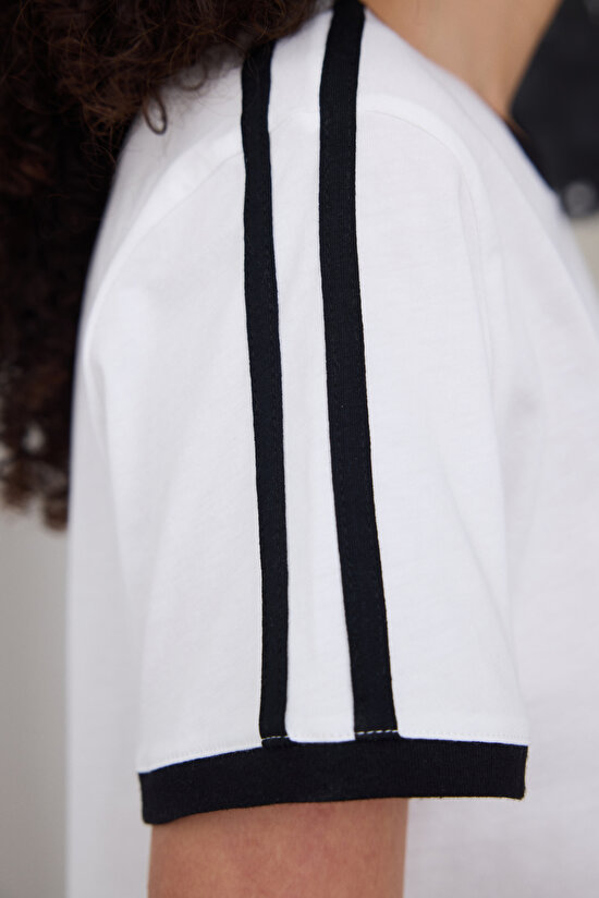 Retro Contrast Kırık Beyaz Tişört - 5