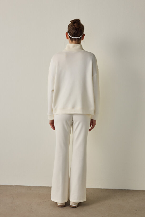 White Flowy Turtleneck Sweatshirt - 5