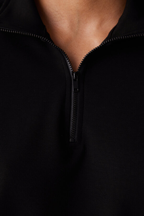 Silky Feel Black Crop Sweatshirt - 4