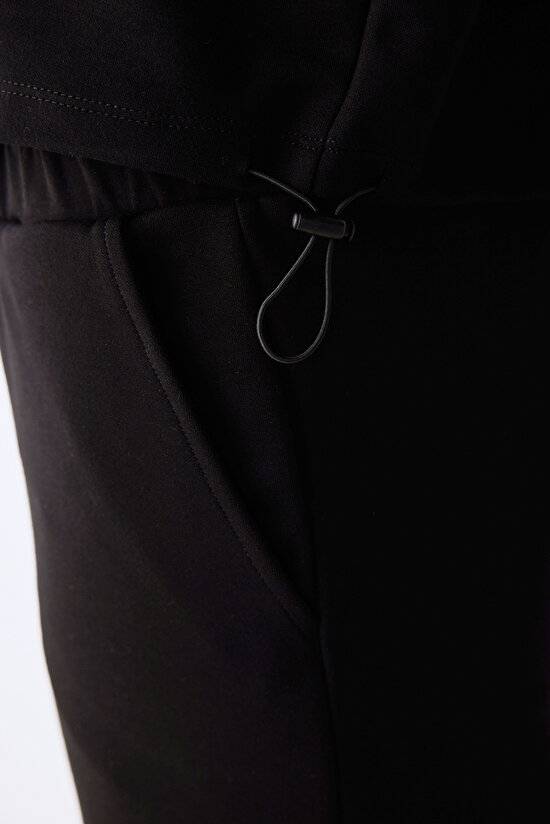 Silky Feel Black Crop Sweatshirt - 5