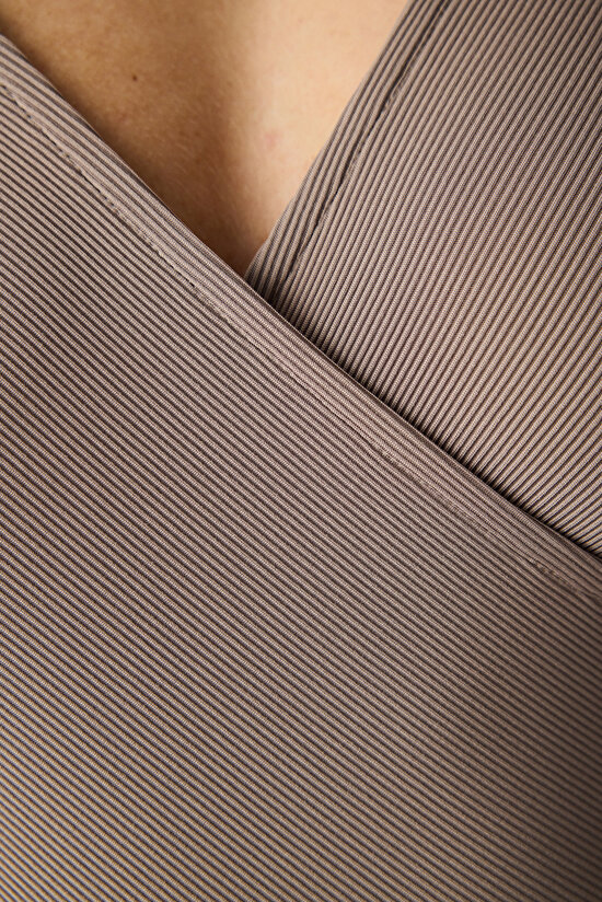 Antrasit Yaka Detay Uzun Kollu Bodysuit - 6