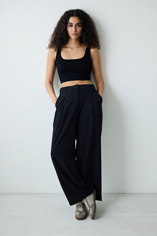 Loose Fit Black Pant - 4