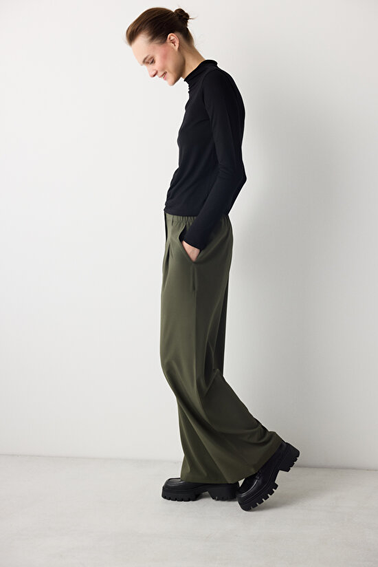 Yarım Balıkçı Yaka Siyah Soft Basic Üst - 3