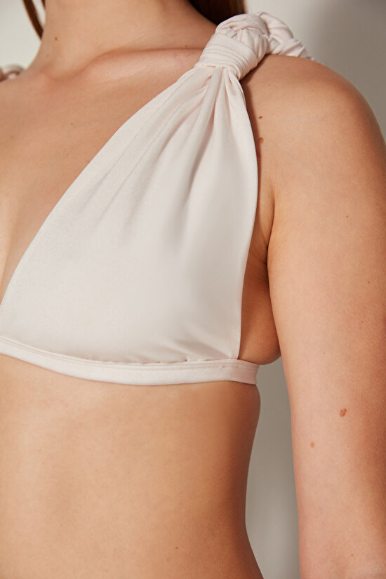 Beyaz Rita Omuzları Örgü Detaylı Üçgen Bikini Takımı-Özgür Masur Koleksiyonu - 3