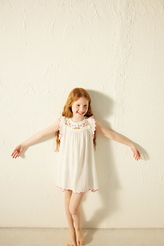 Kız Çocuk Papatya Desenli Beyaz Elbise - 1