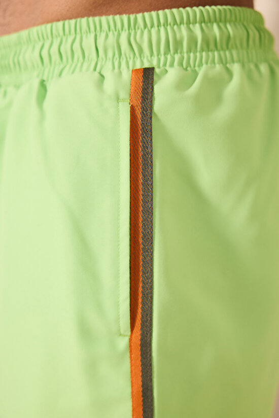 Man Light Green Sea Short - 6