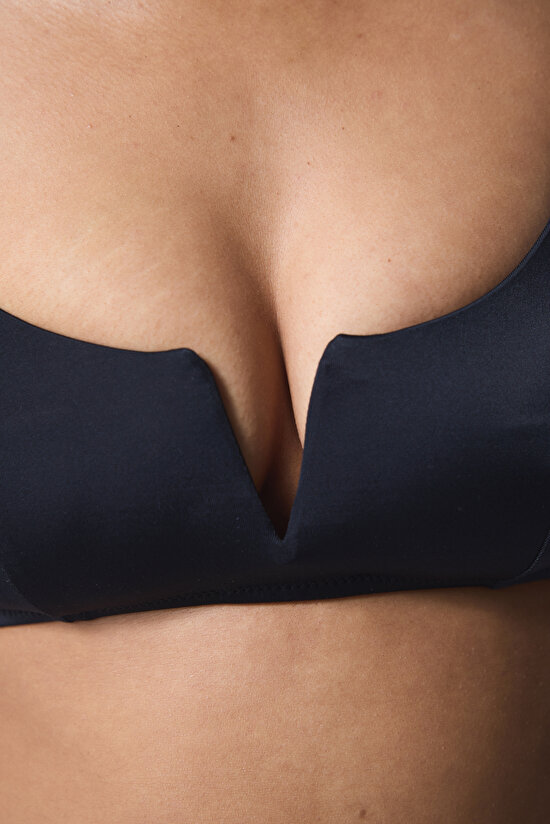 V Black Bikini Top V Black Bikini Top - 4