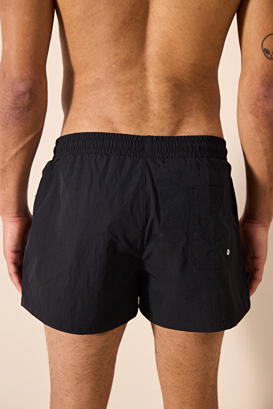 Man Black Line Sea Short - 5