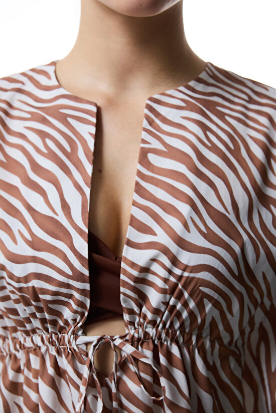 Gale Zebra Desenli Bağlama Detaylı Mini V Yaka Kaftan Gale Zebra Desenli Bağlama Detaylı Mini V Yaka Kaftan - 3