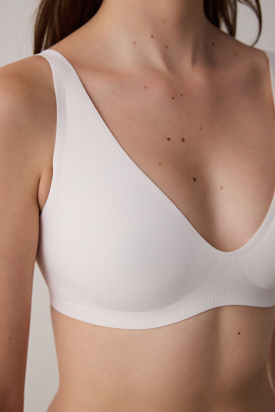 Ekru Fit Çıkarılabilir Kaplı Dikişsiz Balensiz Dekolte Sütyeni - 4