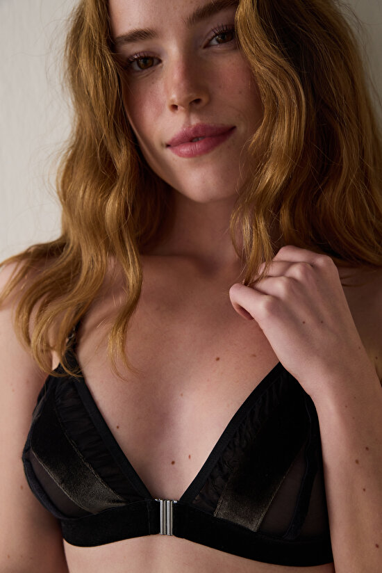 Black Velvet Detailed Non-wired Non-Padded Triangle Bra - 3