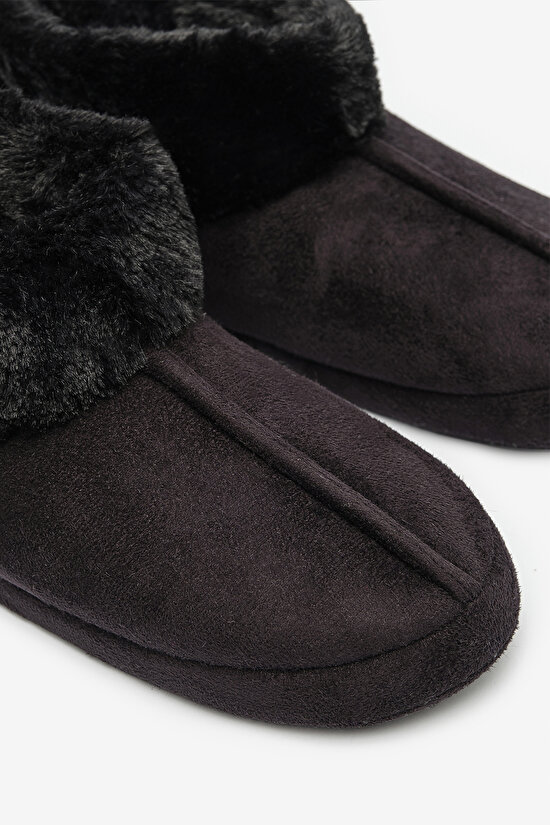 Alice Siyah Ev Botu - 3