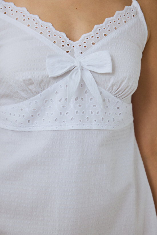 Optik Beyaz Alia Puantiyeli Dantelli Pamuklu V Yaka Gecelik - 3