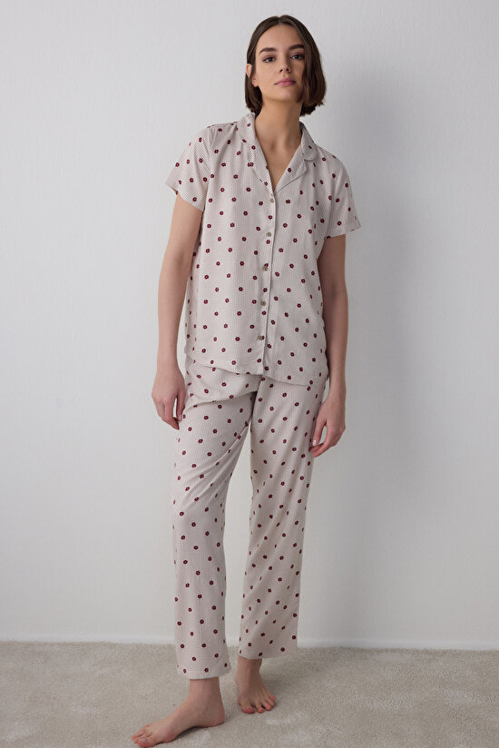 Bej Freya Çiçek Desenli Gömlek Yaka Kısa Kollu Pijama Takımı - 1