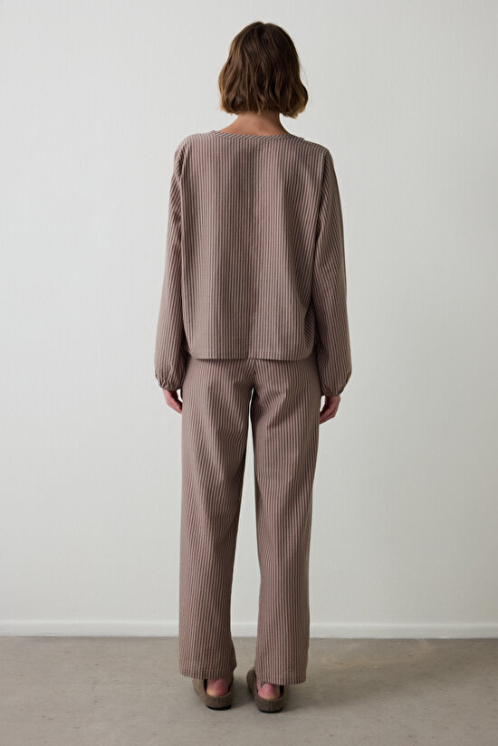 Bej Brownish Ekoseli Gömlek Yaka Pamuklu Bağlama Detaylı Pijama Takımı Bej Brownish Ekoseli Gömlek Yaka Pamuklu Bağlama Detaylı Pijama Takımı - 6