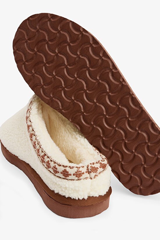 Gardenya Quinn Nakış Detaylı Ev Terliği - 4