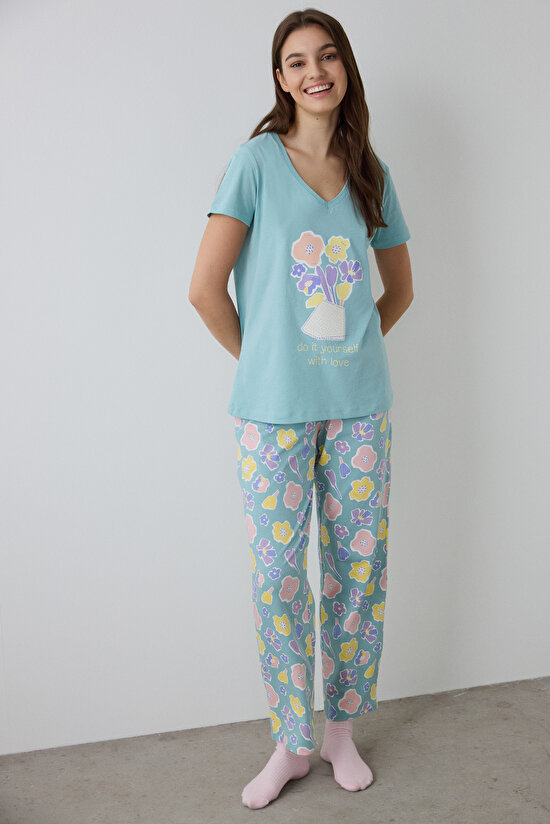 Mint Yeşili With Love Çiçek Desenli V Yaka Kısa Kollu Pijama Takımı - 1