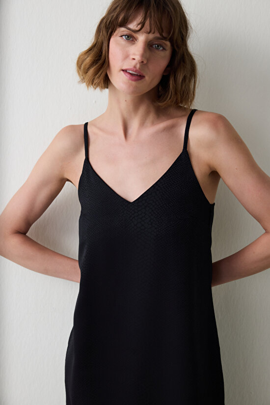 Siyah Fleur Saten V Yaka Ayarlanabilir Askılı Uzun Gecelik - 4