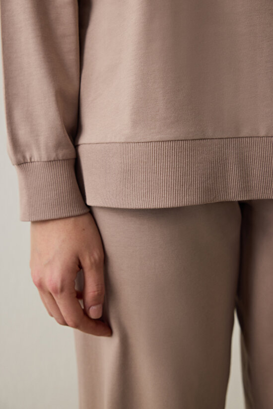 Koyu Bej Hello Friday Baskılı Bisiklet Yaka Pamuklu Uzun Kollu Pijama Üstü - 4