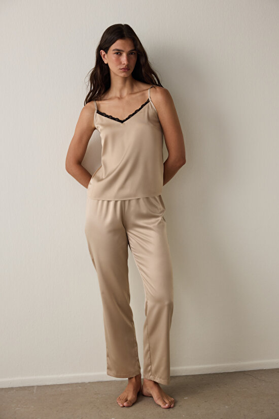 Bej Concept Dantelli Saten V Yaka Ayarlanabilir Askılı Pijama Takımı - 1