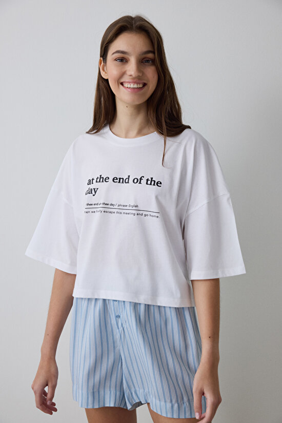 Optik Beyaz Lilah Bisiklet Yaka Slogan Baskılı Crop Pijama Üstü - 1