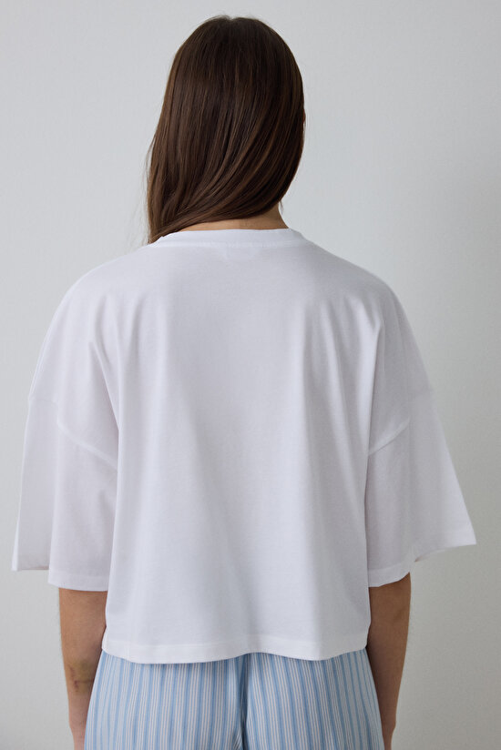 Optik Beyaz Lilah Bisiklet Yaka Slogan Baskılı Crop Pamuklu Pijama Üstü - 4