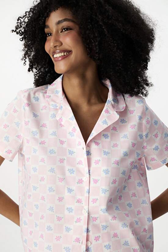 Kırık Beyaz Travel Flowers Pamuklu Gömlek Şortlu Pijama Takımı - 3