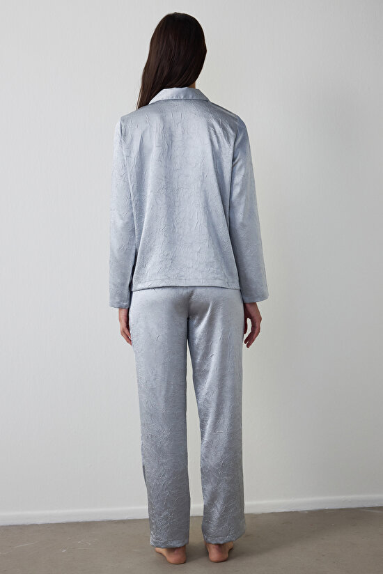Açık Gri Saten Gömlek Yaka Düğmeli Uzun Kollu Pijama Takımı - 4