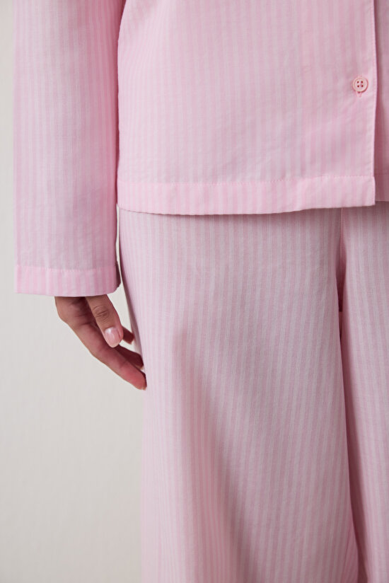 Açık Pembe Çizgili Bağlama Detaylı Pamuklu Gömlek Yaka Pijama Takımı Açık Pembe Çizgili Bağlama Detaylı Pamuklu Gömlek Yaka Pijama Takımı - 5