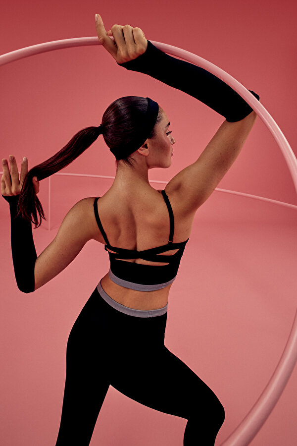 Siyah Çizgili Dikişsiz Seamless Spor Sütyeni - 2 AL 1 ÖDE