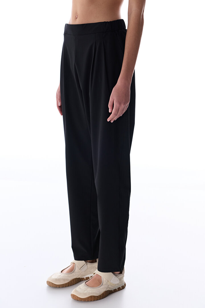 Siyah Pileli Paraşüt Pantolon - 1