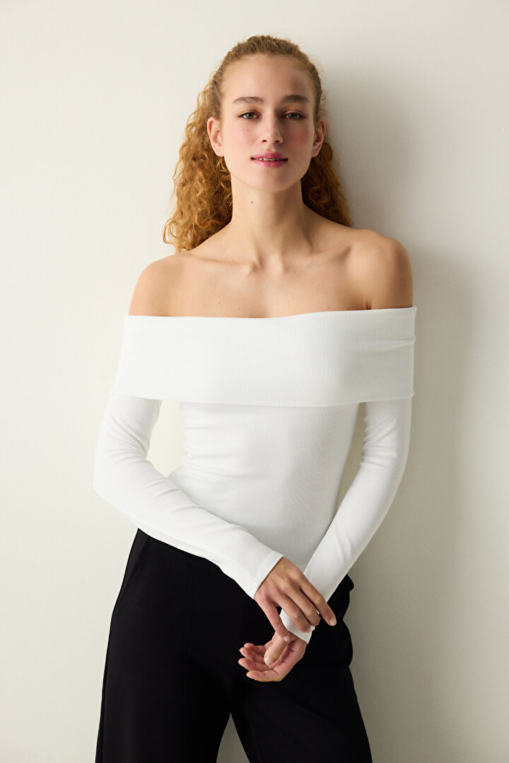 Foldable Shoulder Off-White Top - 1