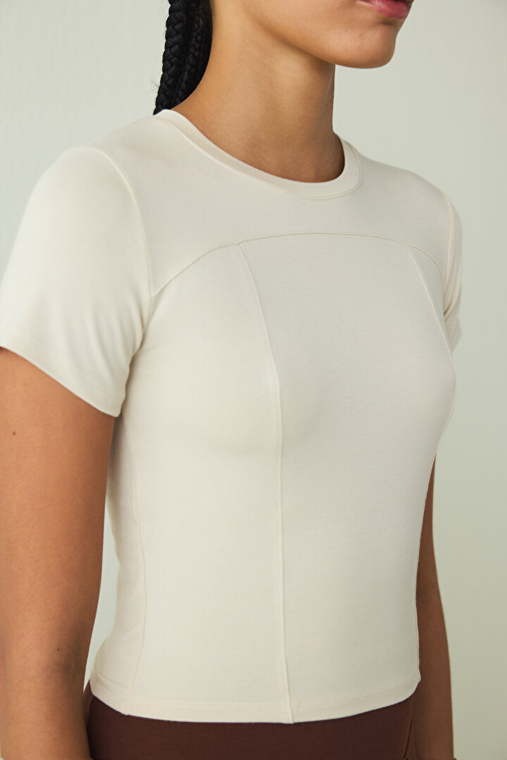 Bej Bisiklet Yaka Kısa Kollu Slim Fit Modal Tişört - 2