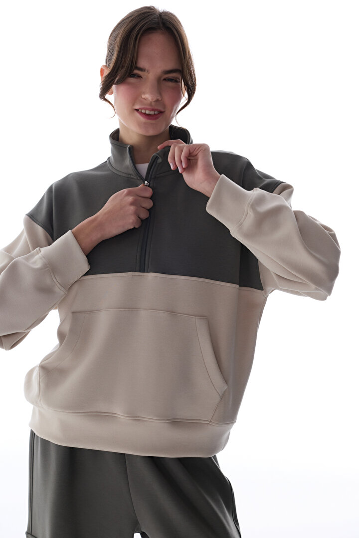 Haki Silky Feel Color Block Sweatshirt - 1