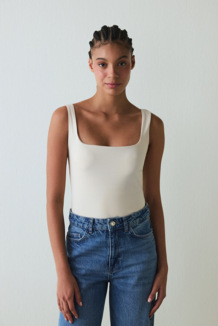 Bej Kare Yaka Kalın Askılı Kaplı Slim Fit Üst - 1