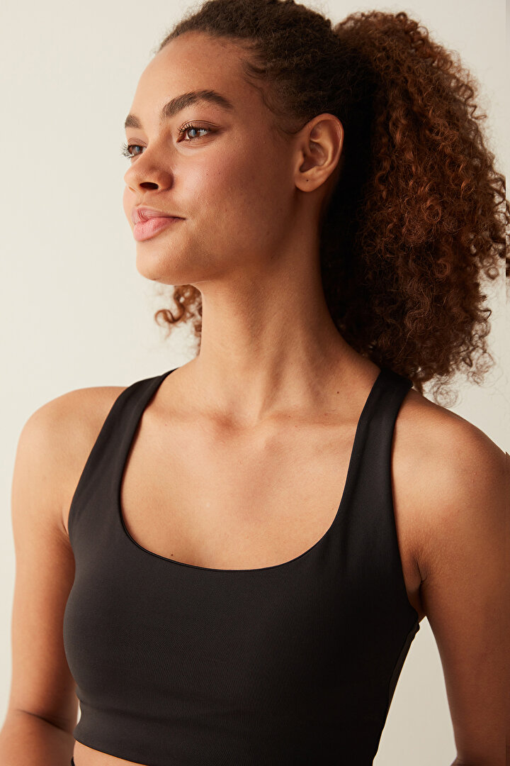 Join Black Sports Bra - 2