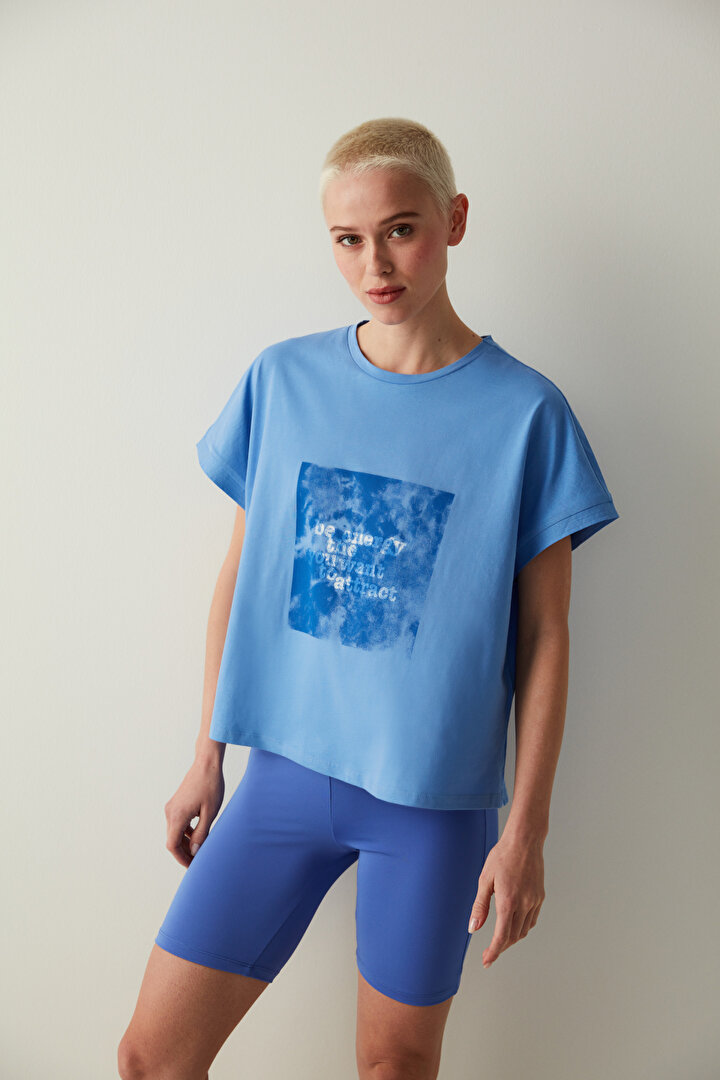 Mavi Baskılı Kolu Dikiş Detaylı Tişört - 1